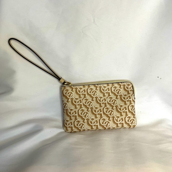 Coach Handbags - Coach wristlet
